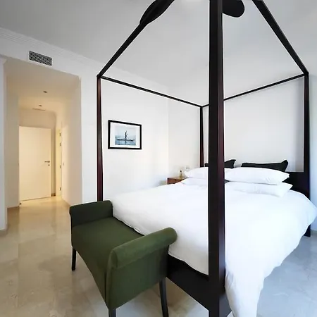 The Heart Of Nueva Andalucia Apartment